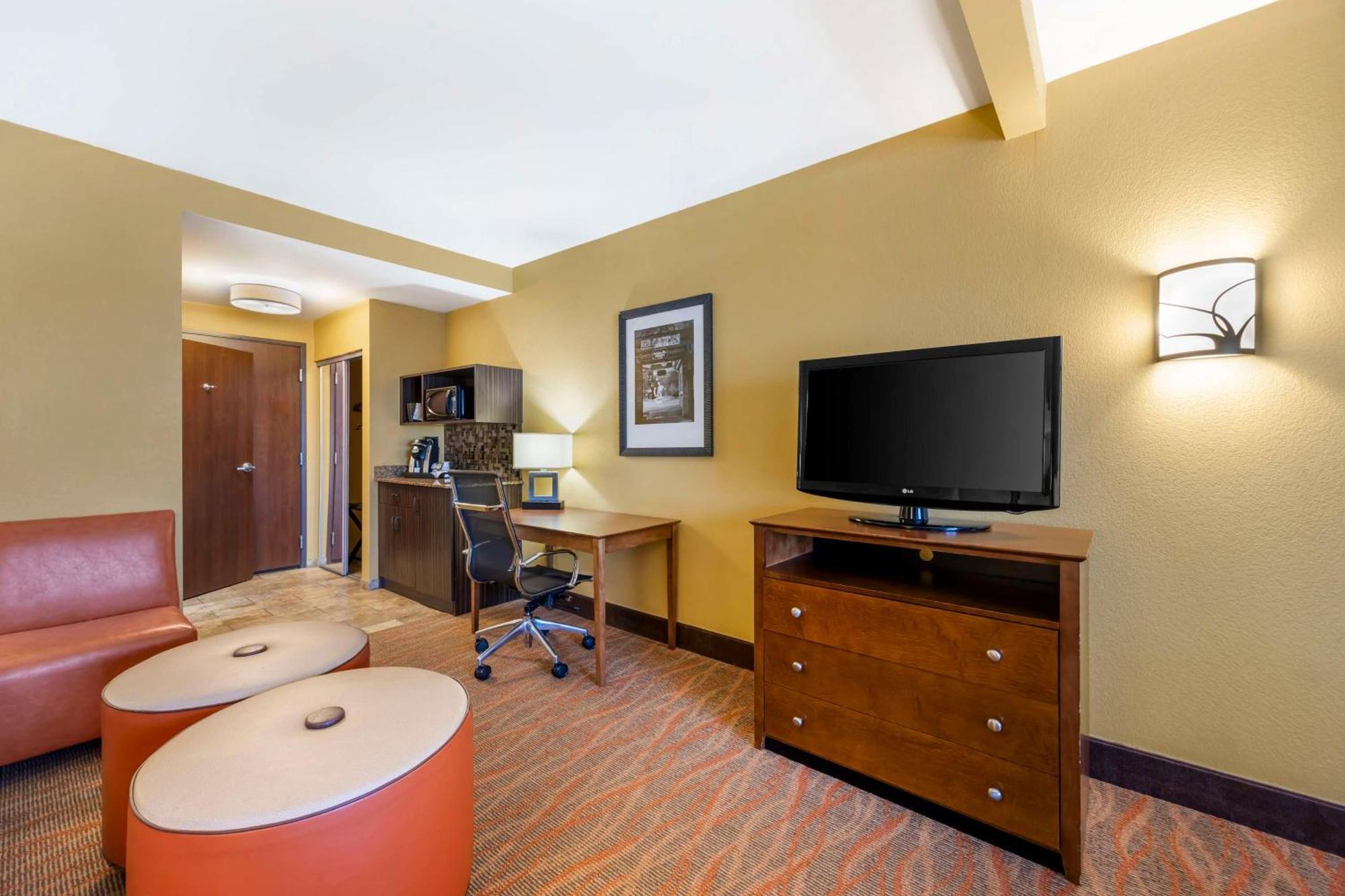 Best Western Plus Tupelo Inn & Suites Εξωτερικό φωτογραφία